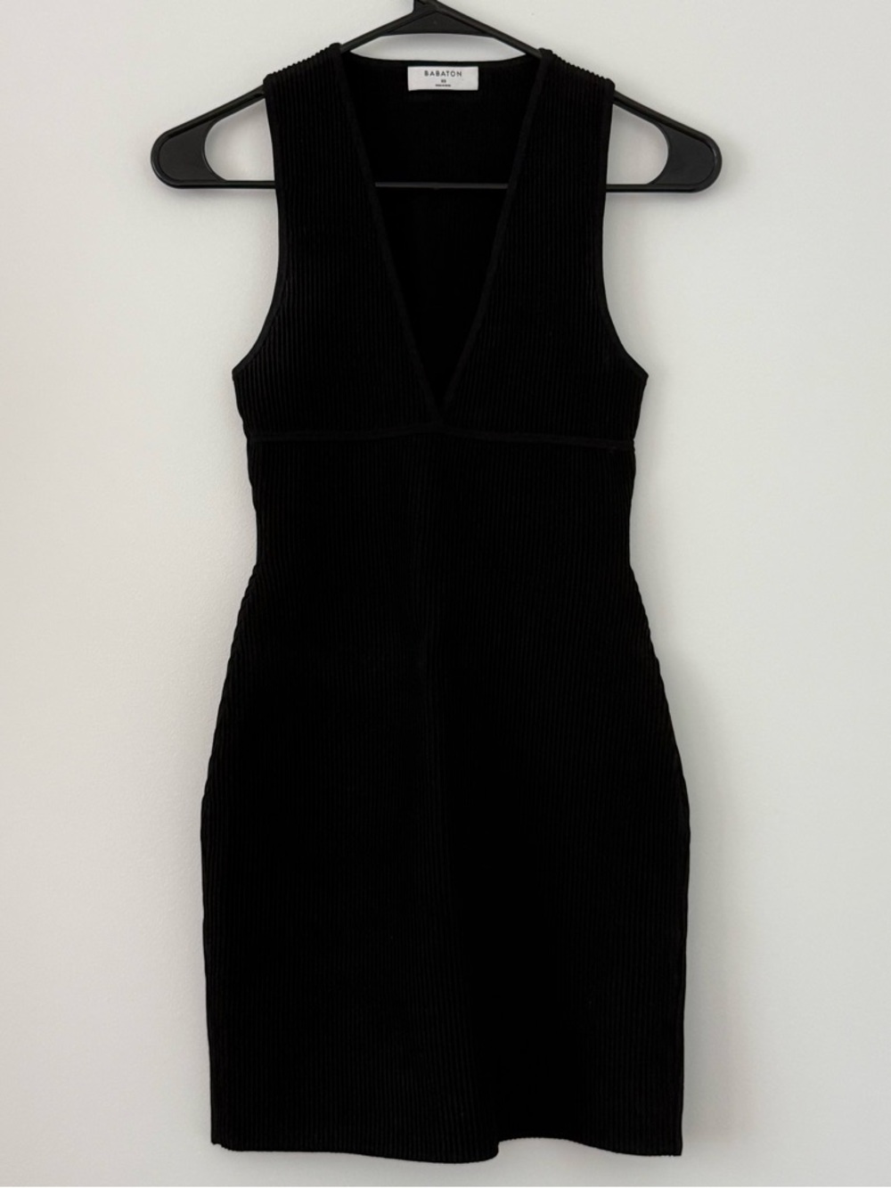 Aritzia Babaton Black Sculpt Knit Ribbed V-Neck Mini Dress - Size XS
